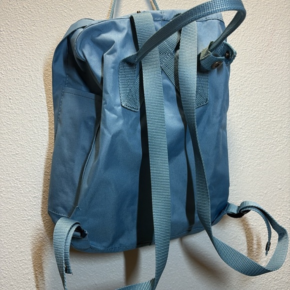 Fjallraven Kanken Sky Blue Backpack - Picture 4 of 7